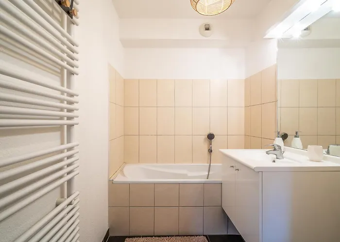 Апартаменты Le Petit Stan - 5 Min Walk To The Center - Quiet And Cozy *